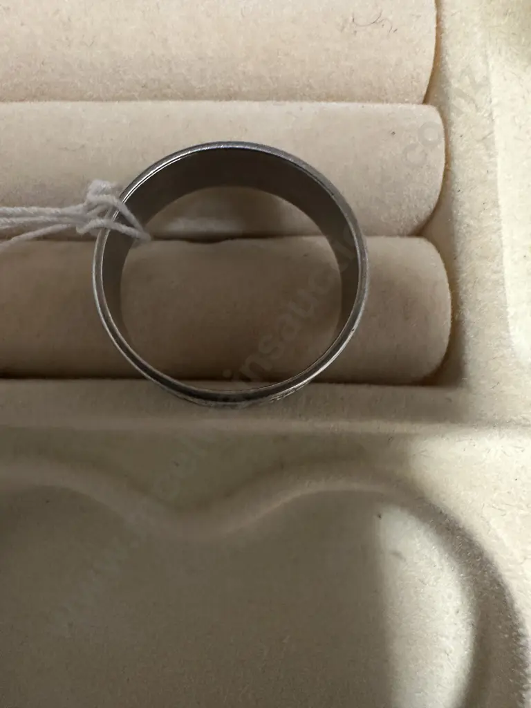 Silver Coloured Ring With Pattern On Top Image 1++