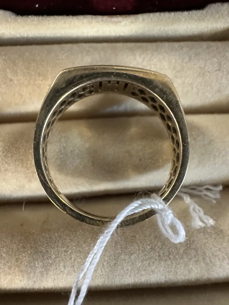 Gold Ring With Clear Stones Stamped Michael Hill 10K 0.15 Image 1++