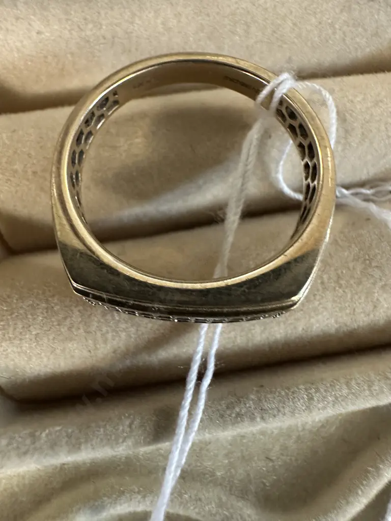 Gold Ring With Clear Stones Stamped Michael Hill 10K 0.15 Image 1++