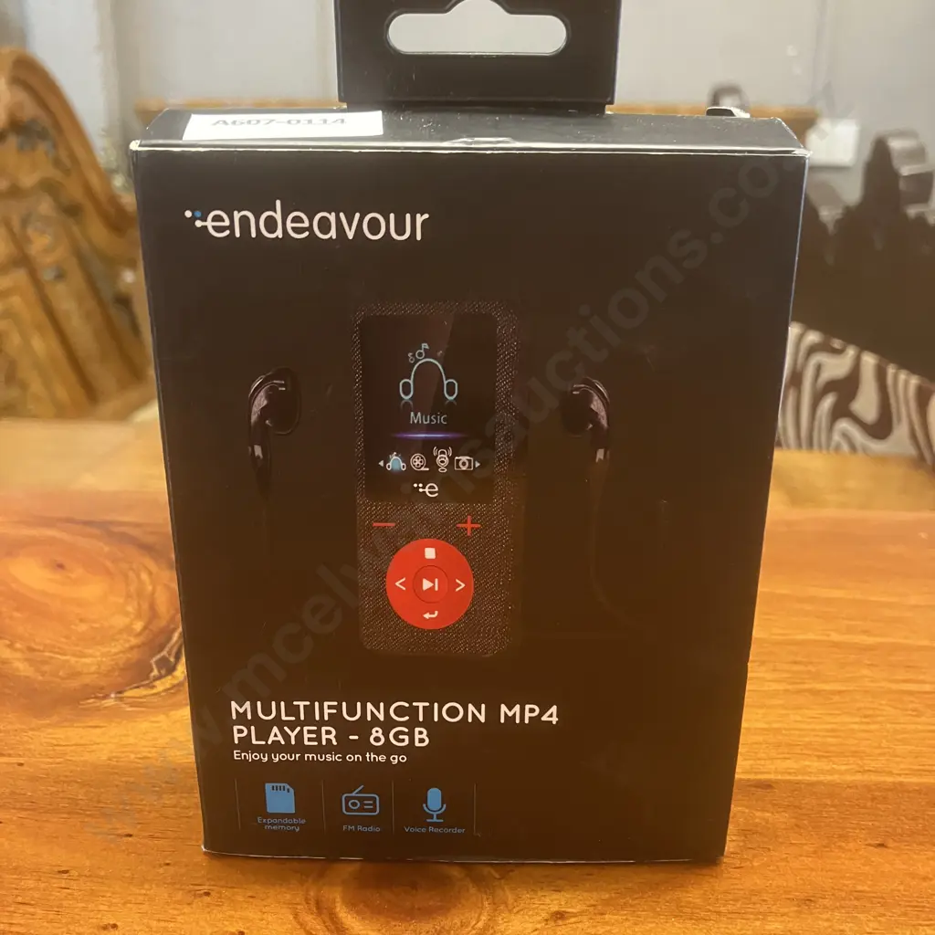 Endeavour Multifunction MP4 Player - 8GB Model 171442 Image 1++