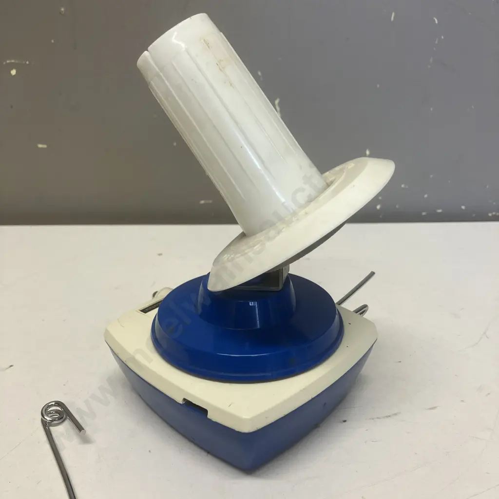Rare Vintage Empisal Knitmaster Yarn Ball Winder - Blue & Cream (Damage To Guide Rod) Image 1++