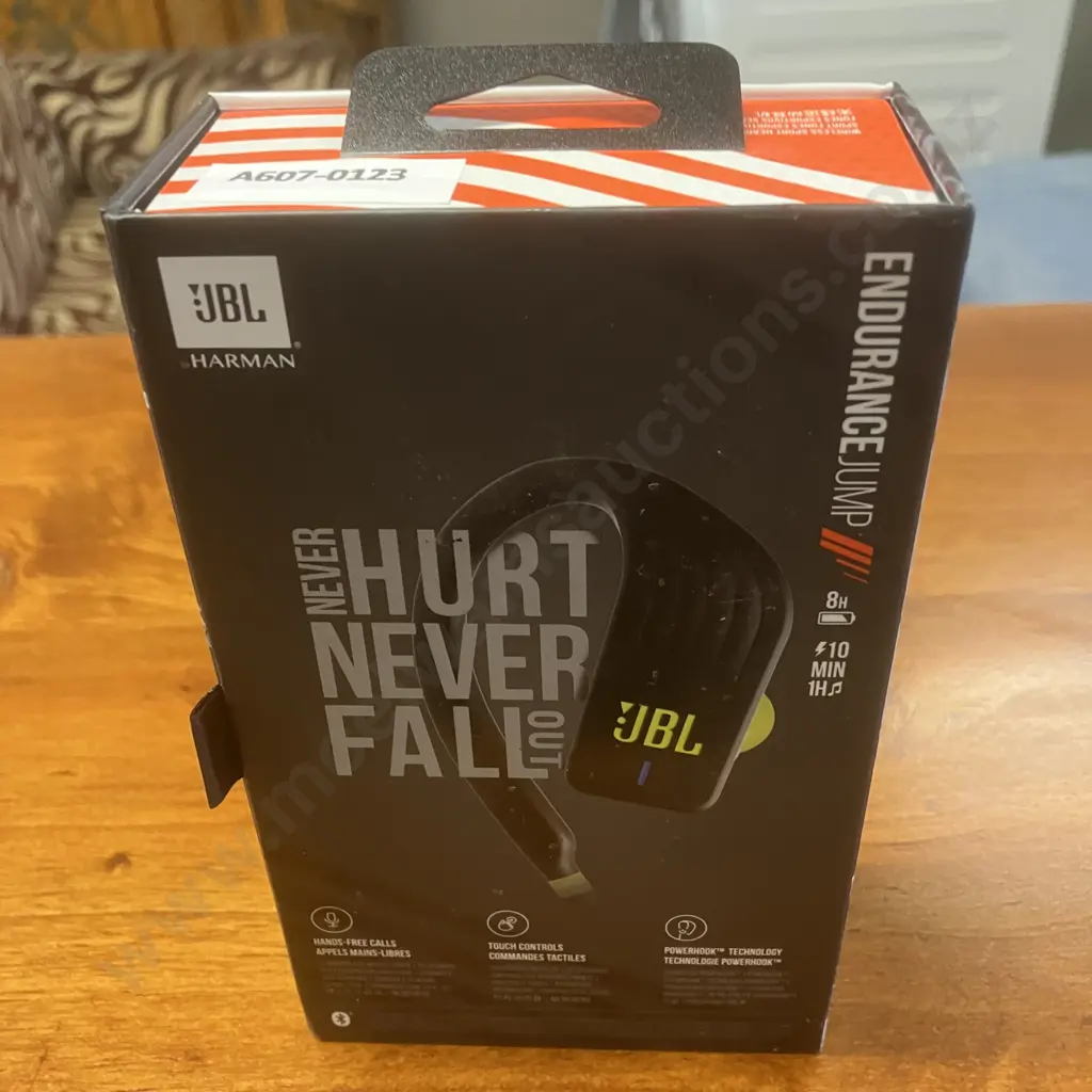 JBL Endurance JUMP Waterproof Wireless Sport In-Ear Headphones Image 1++