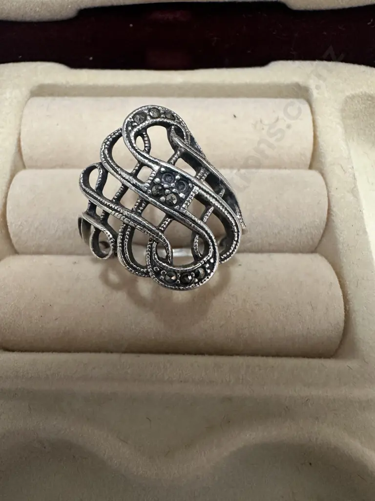 Silver Ring Filigree Pattern With 10 Small Diamantes Image 1++