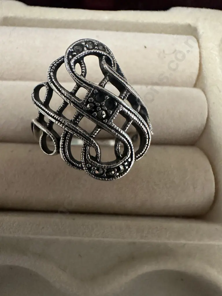 Silver Ring Filigree Pattern With 10 Small Diamantes Image 1++