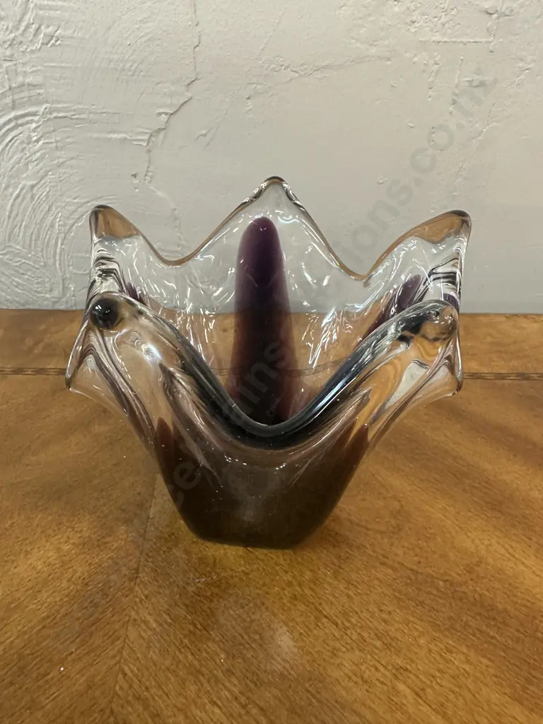 Mid Century Amethyst Art Glass Star Form Bowl H15cm. Image 1++