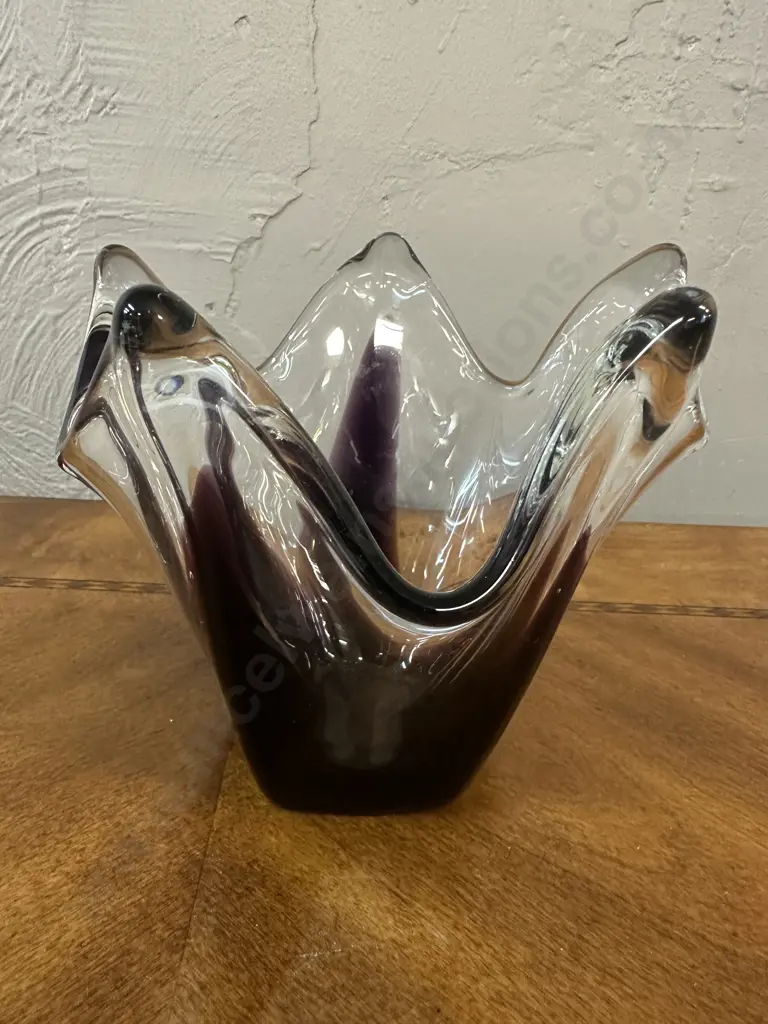 Mid Century Amethyst Art Glass Star Form Bowl H15cm. Image 1++