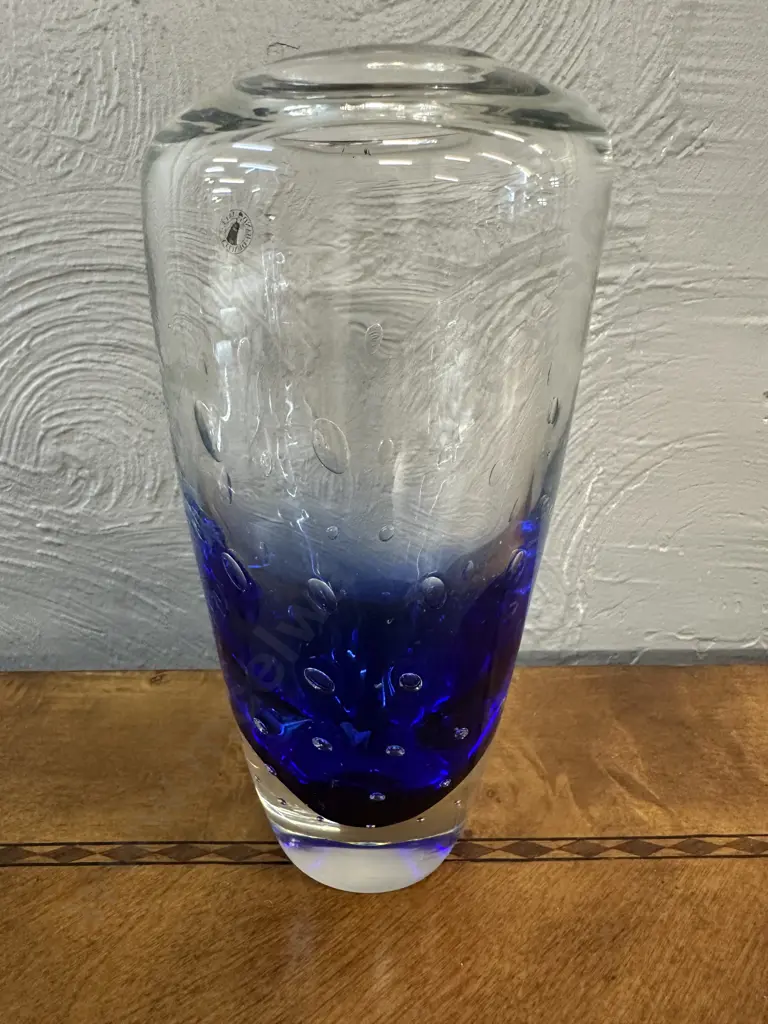 Quality Handmade Clear Glass Vase With Blue Base & Air Bubbles H20.5cm. Image 1++