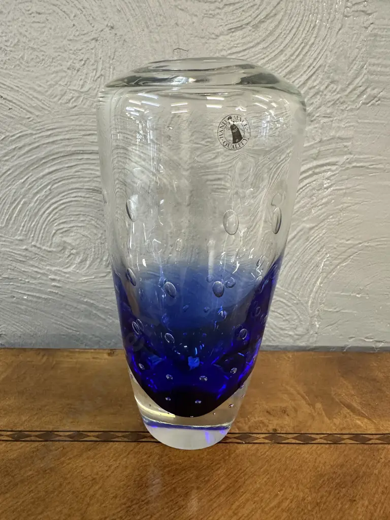 Quality Handmade Clear Glass Vase With Blue Base & Air Bubbles H20.5cm. Image 1++