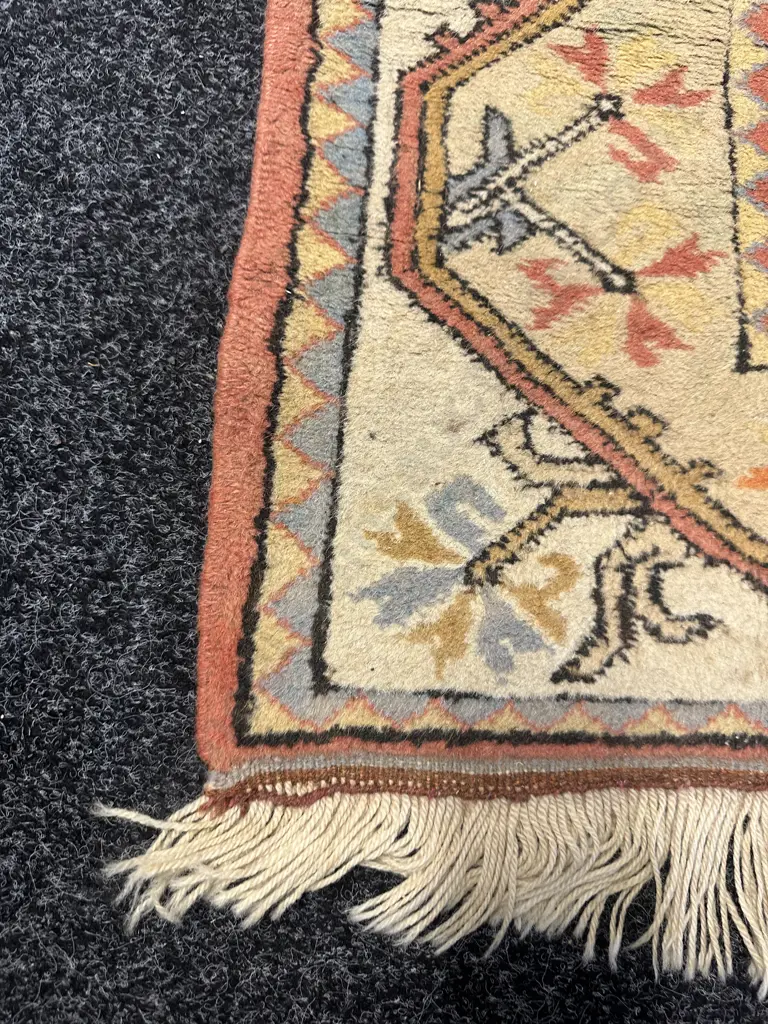 Hand Knotted Oriental Themed Floor Rug Central Medallion Design With Geometric Pattern L213,W120cm. Image 1++