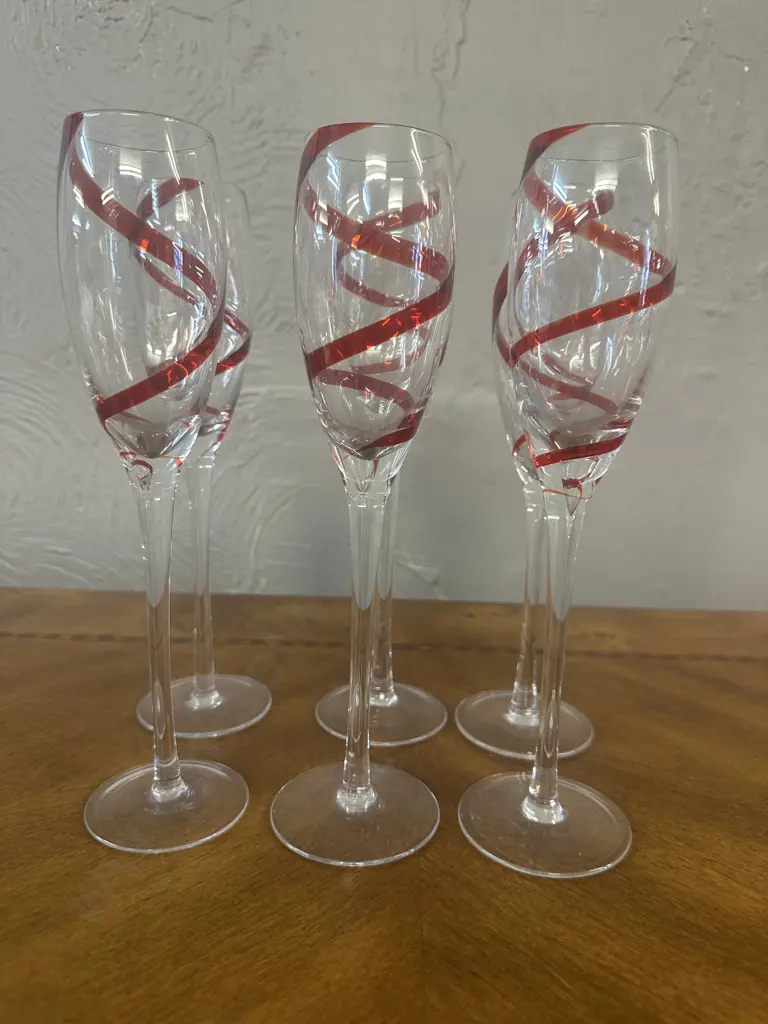 Set Of Six Champagne Flutes With Red Swirl Image 1++