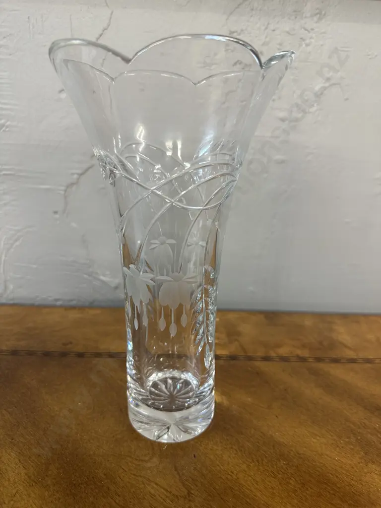 Vintage Crystal Etched Vase H26cm. Image 1++