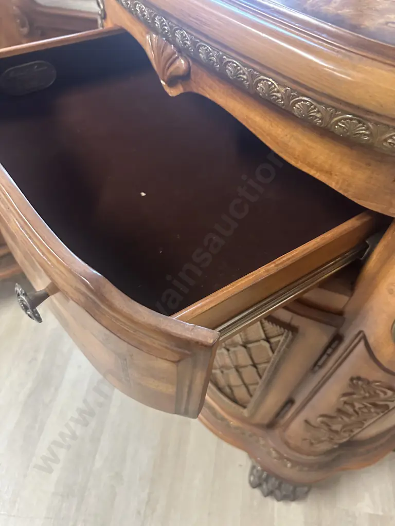 AICO by Michael Amini Venetian King Poster Bed, Pair of Nightstands & Dresser With Mirror In Honey Walnut Image 1++