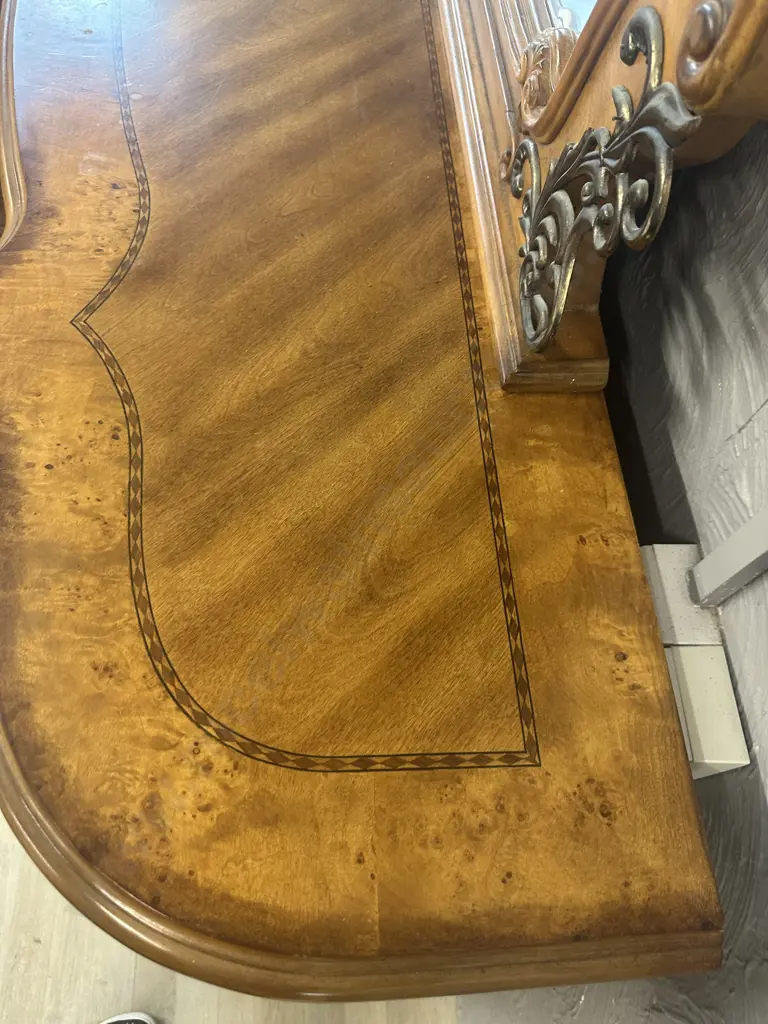 AICO by Michael Amini Venetian King Poster Bed, Pair of Nightstands & Dresser With Mirror In Honey Walnut Image 1++