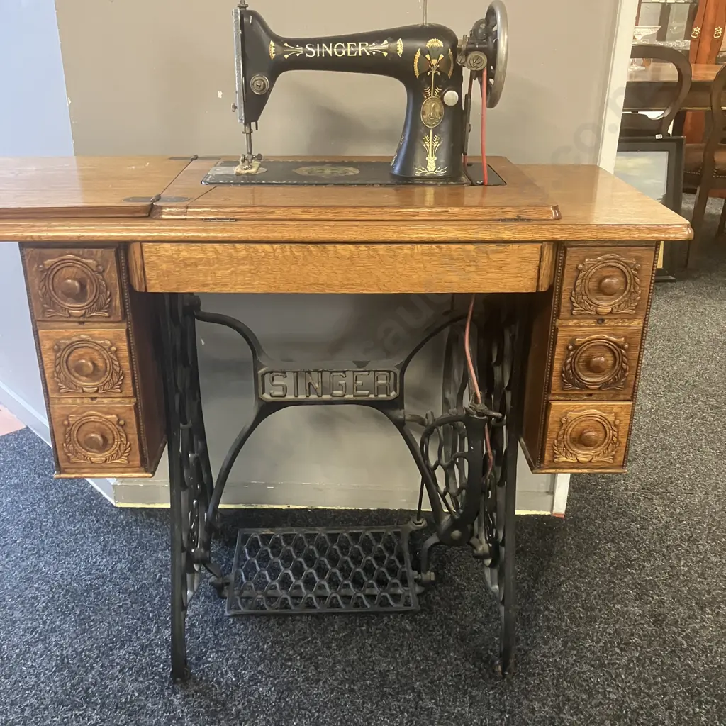 1917 Singer Model No 66K Treadle Sewing Machine With Accessories,  #F7594945 - Kilbowie, Clydebank, Scotland Image 1++