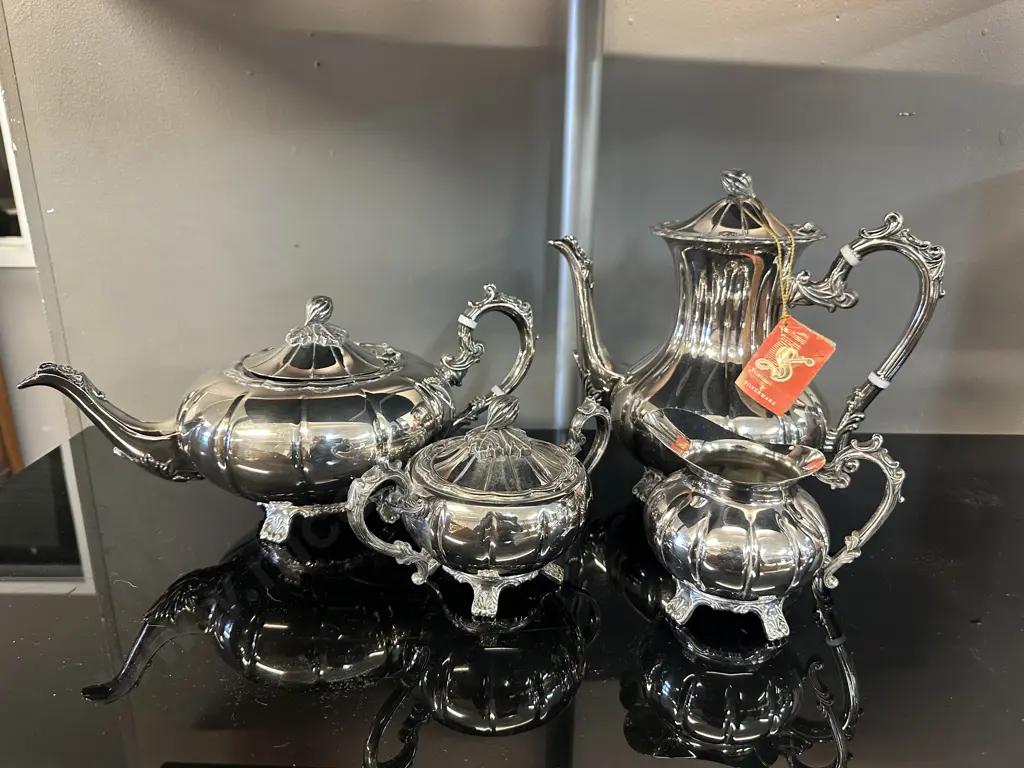 Sherwood Silver Plated Coffee Pot, Teapot, Creamer & Sugar Bowl Image 1++