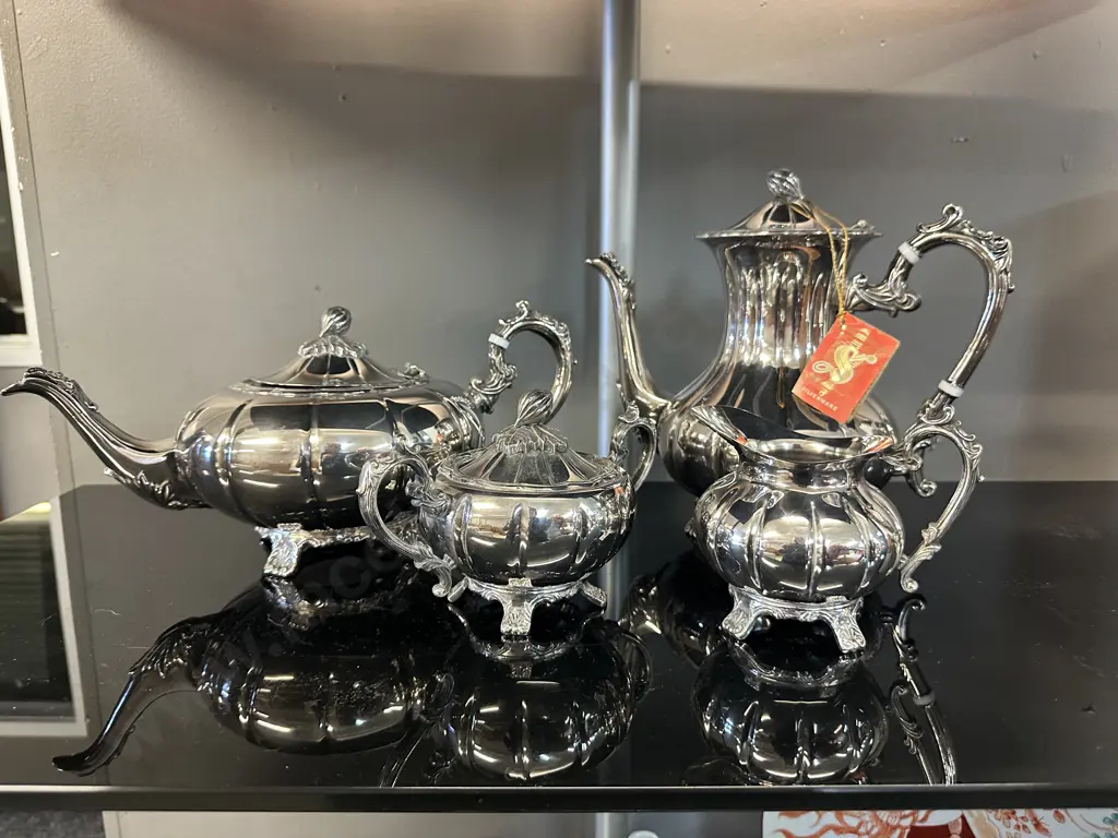 Sherwood Silver Plated Coffee Pot, Teapot, Creamer & Sugar Bowl Image 1++