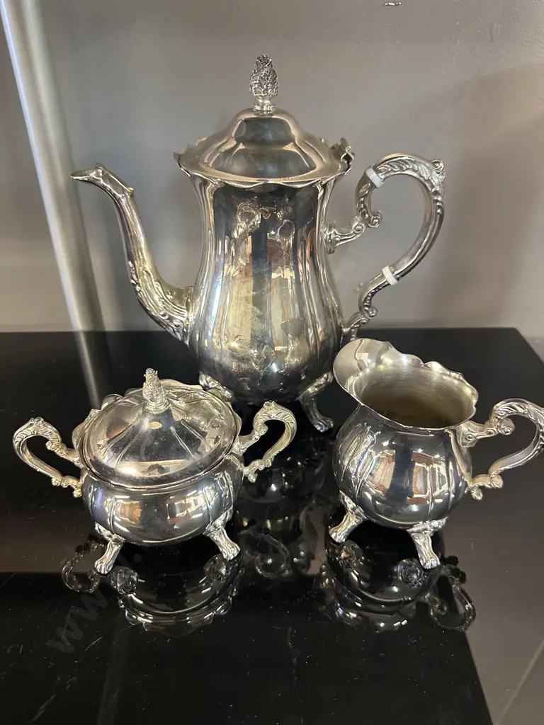 Sherwood Silver Plated Coffee Pot, Creamer & Sugar Bowl Image 1++