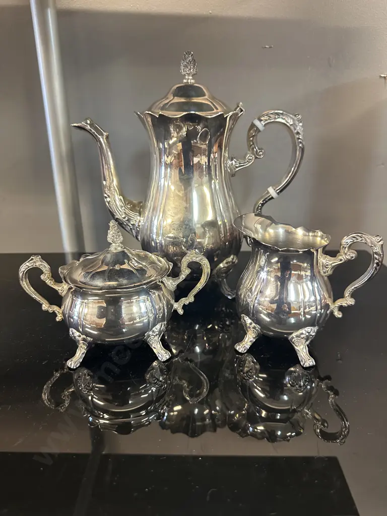 Sherwood Silver Plated Coffee Pot, Creamer & Sugar Bowl Image 1++