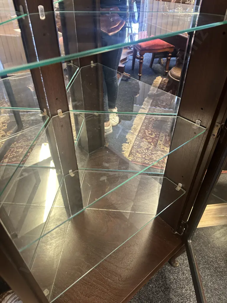 Corner Mahogany Display Cabinet Single Door, Three Glass Shelves Cabriole Legs With Keys H138,W61,D44cm. Image 1++