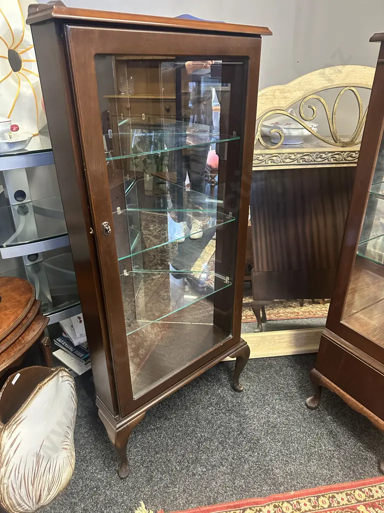 Corner Mahogany Display Cabinet Single Door, Three Glass Shelves Cabriole Legs With Keys H138,W61,D44cm. Image 1++
