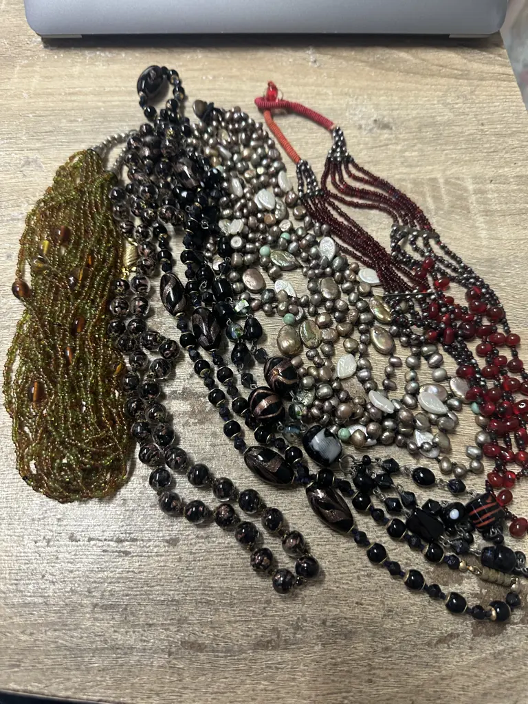 Selection Of Costume Jewellery Necklaces Including Beaded  Image 1++