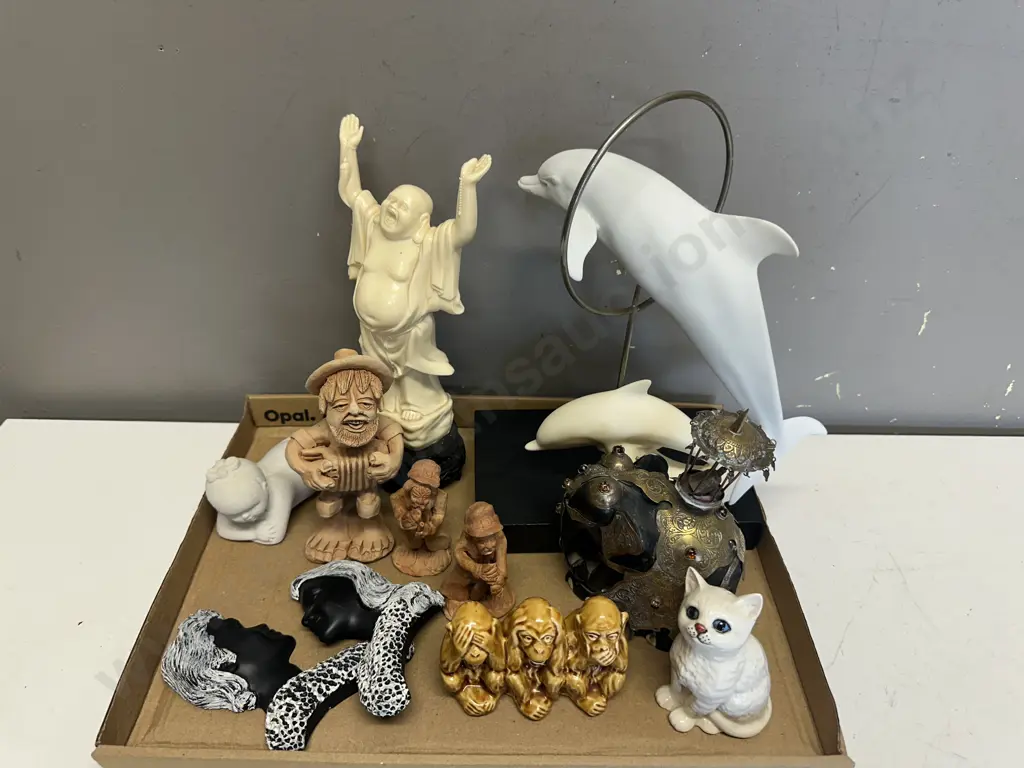 Selection Of Ornaments & Sculptures Including Beswick Cat, Lancaster & Sandland Monkeys Etc Image 1++