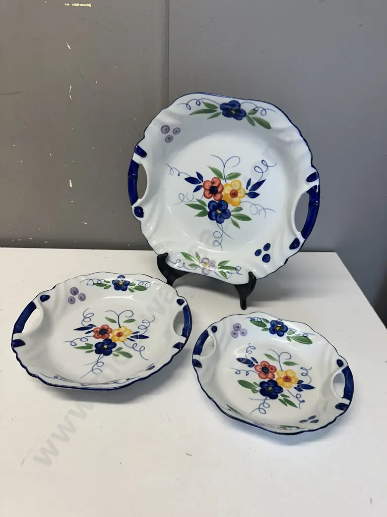 Set Of Three Home Art Country Flowers 'Blue' Serving Dishes Image 1++