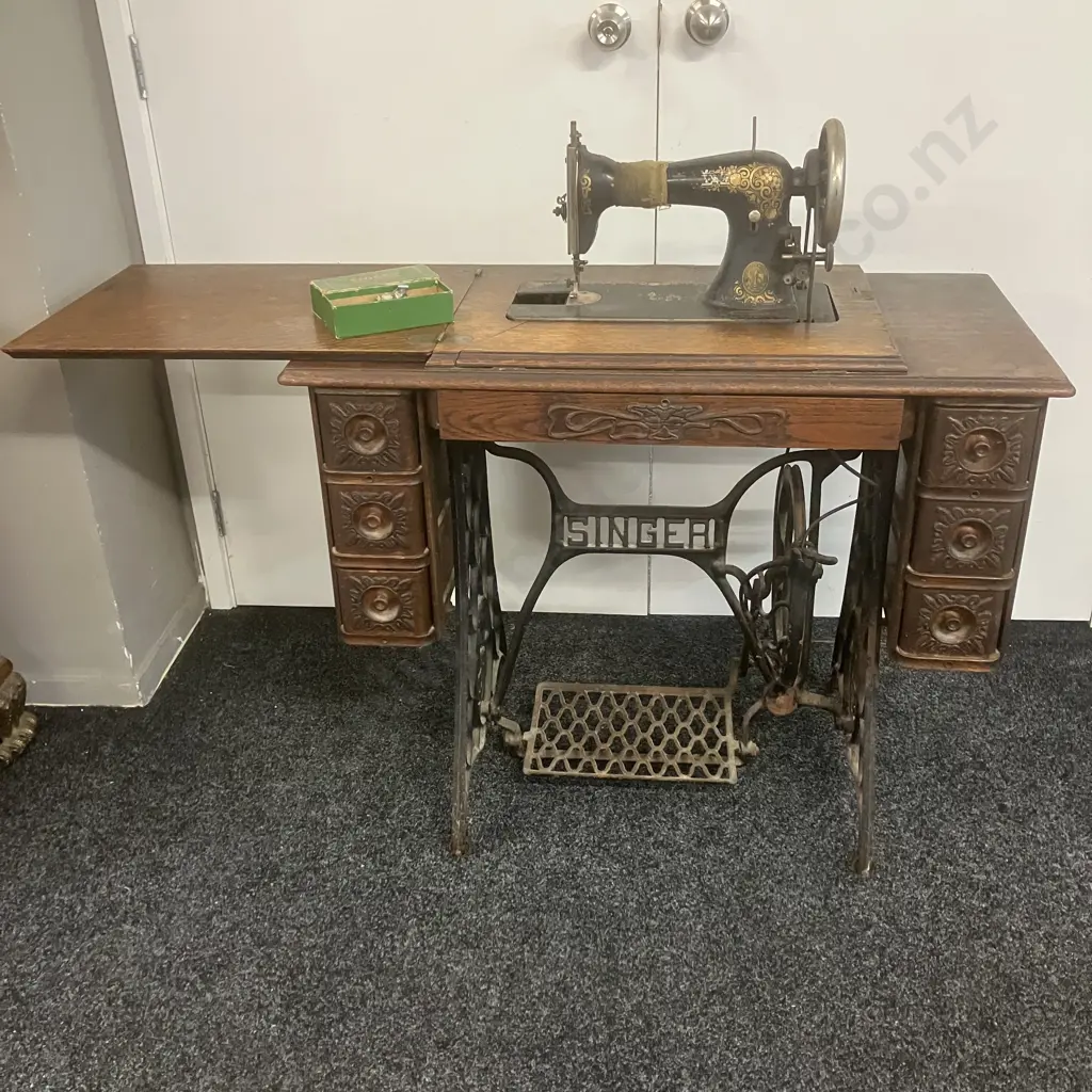 1908 Singer Model No 15K Treadle Sewing Machine With Some Accessories, #V843573 (As Found) Image 1++