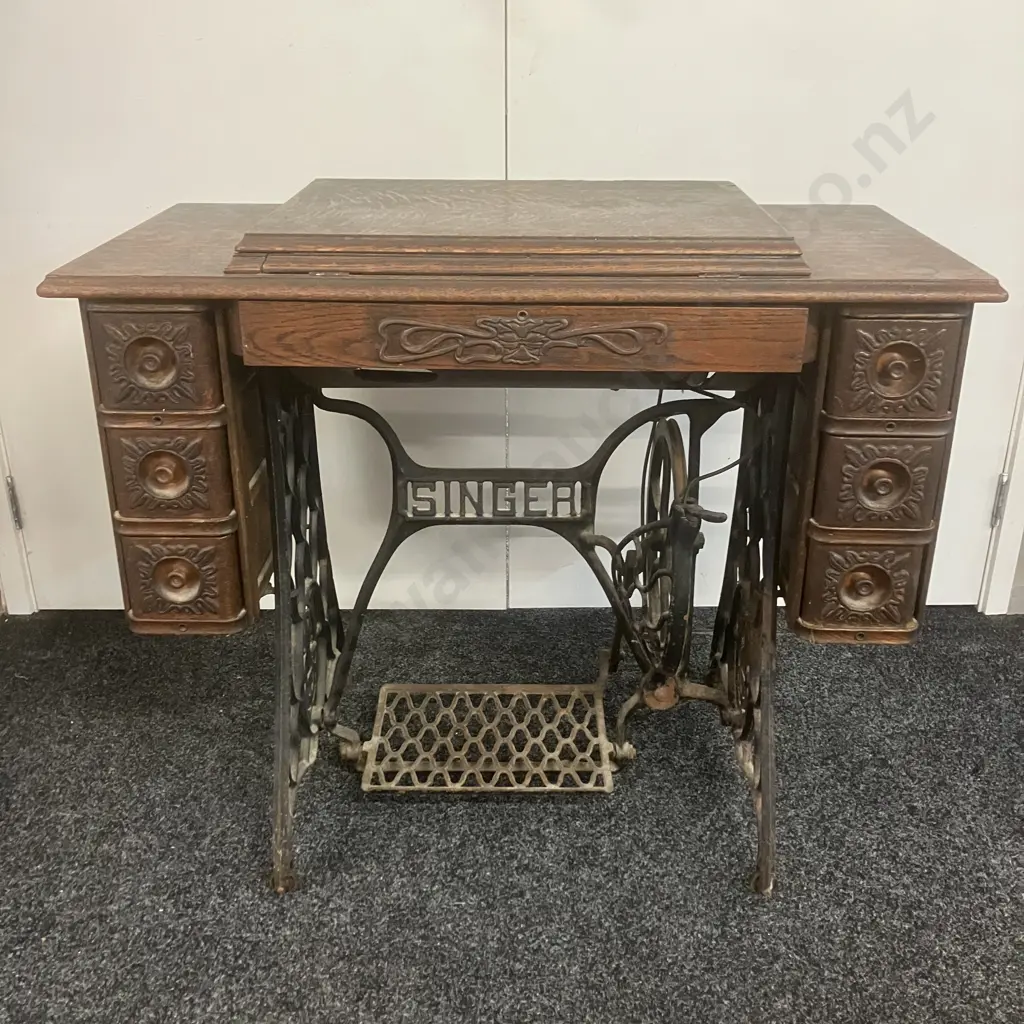 1908 Singer Model No 15K Treadle Sewing Machine With Some Accessories, #V843573 (As Found) Image 1++