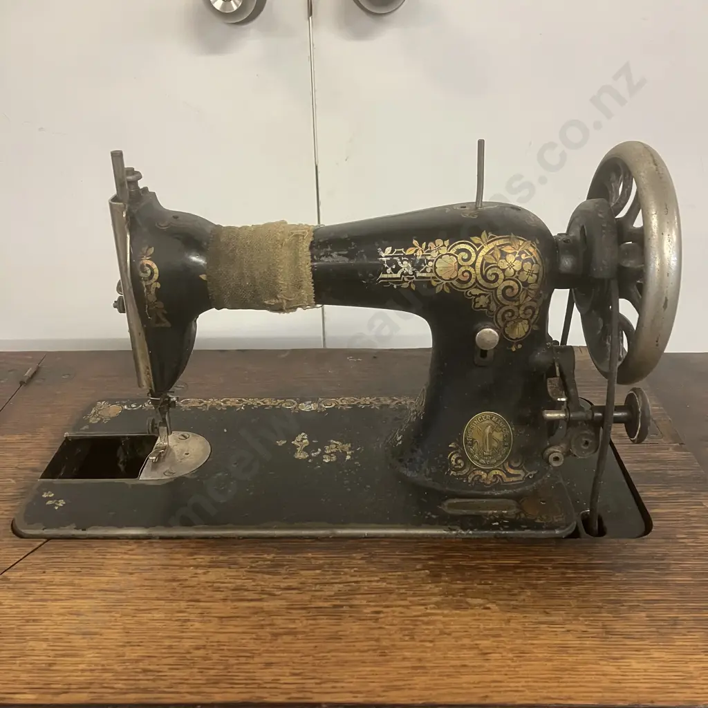 1908 Singer Model No 15K Treadle Sewing Machine With Some Accessories, #V843573 (As Found) Image 1++