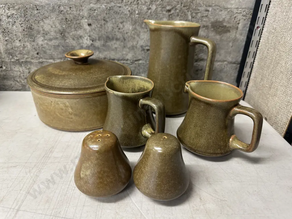 Selection Of Vintage Items Including Lidded Casserole Dish, Jug, Salt & Pepper Etc Image 1++