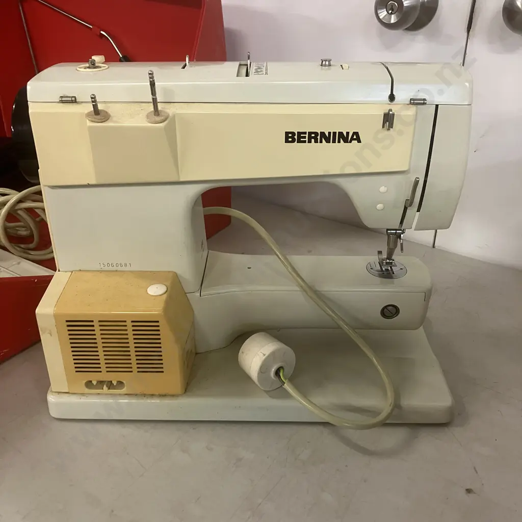 Bernina Record 830 Sewing Machine In Case #15060681 Image 1++