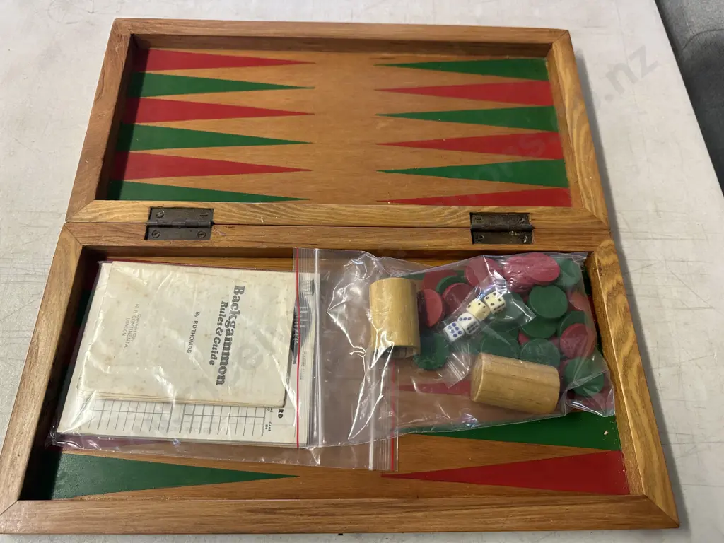 Backgammon Game In Wooden Case With Instructions Image 1++