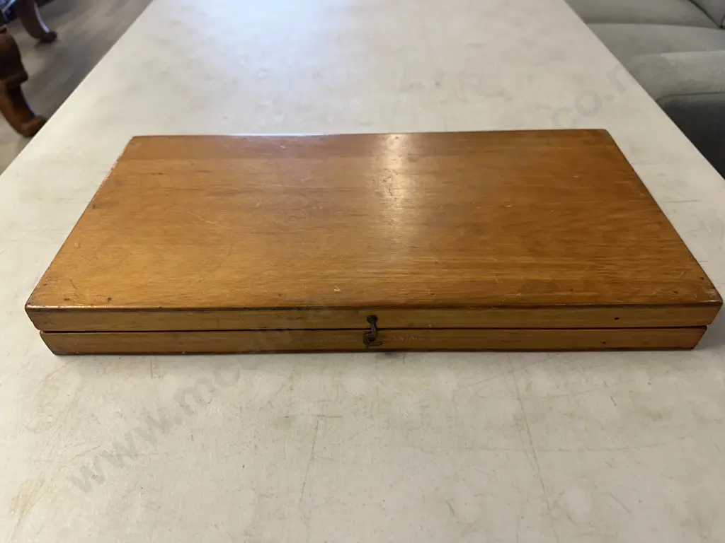 Backgammon Game In Wooden Case With Instructions Image 1++