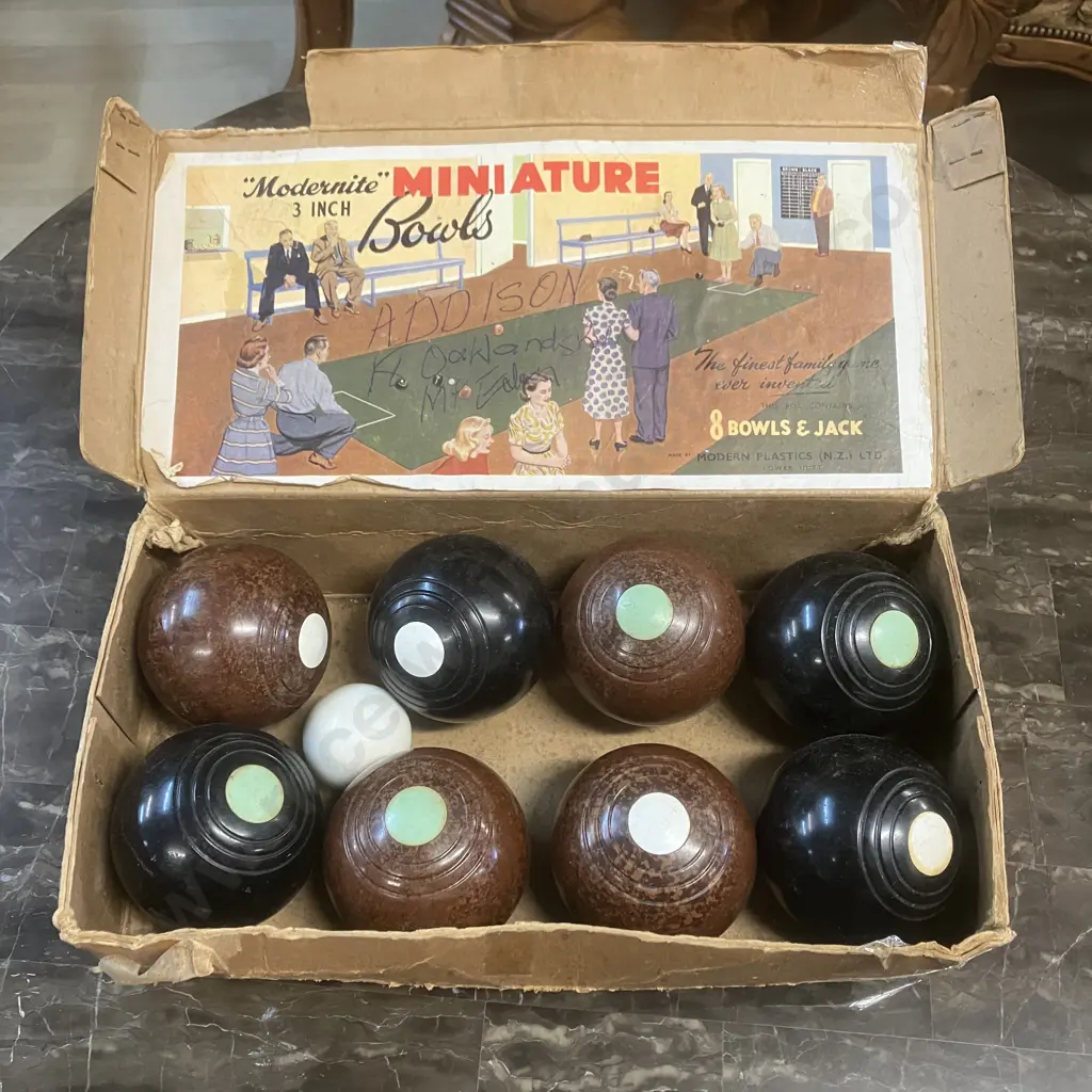 Vintage "Modernite" Miniature 3 inch Bowls With Original Box. Made by Modern Plastics (NZ) Ltd Image 1++