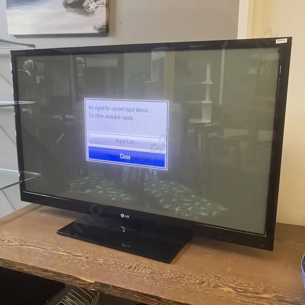 LG 50" (127cm) HD Plasma TV - PT250 With Remote Control Image 1++