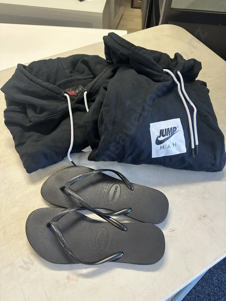 Jordan Standard Fit Hoodys x 2 With Havianas Black Jandals Size 41-42 Image 1++