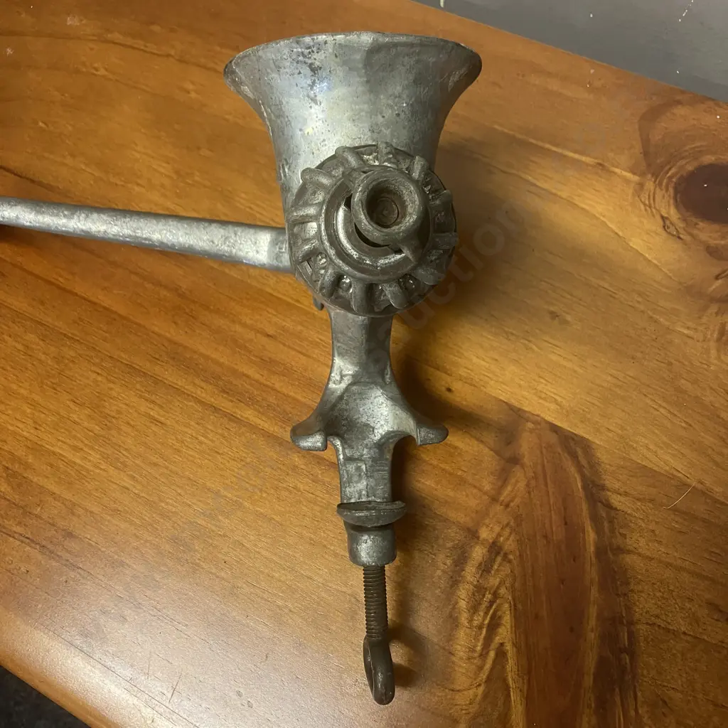 Vintage Beatrice Harper No.3181 Grinder Bench Meat Mincer - England Image 1++