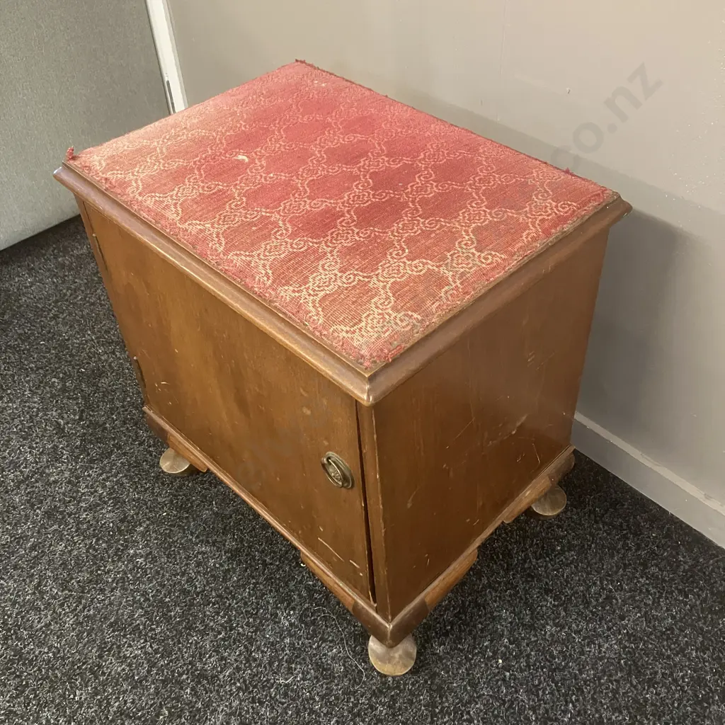 Queen Anne Style Wooden Nightstand With Upholstered Top, Single Door. H51 W49 D36cm Image 1++