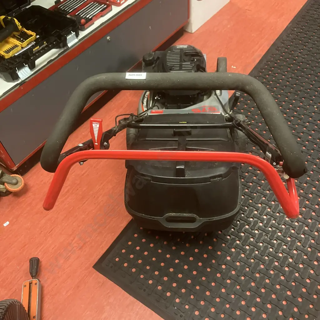 Masport 575 Series 18 2'n1 Electric Start Self Propelled Lawn Mower With Catcher & B&S Instart Battery & Charger Image 1++