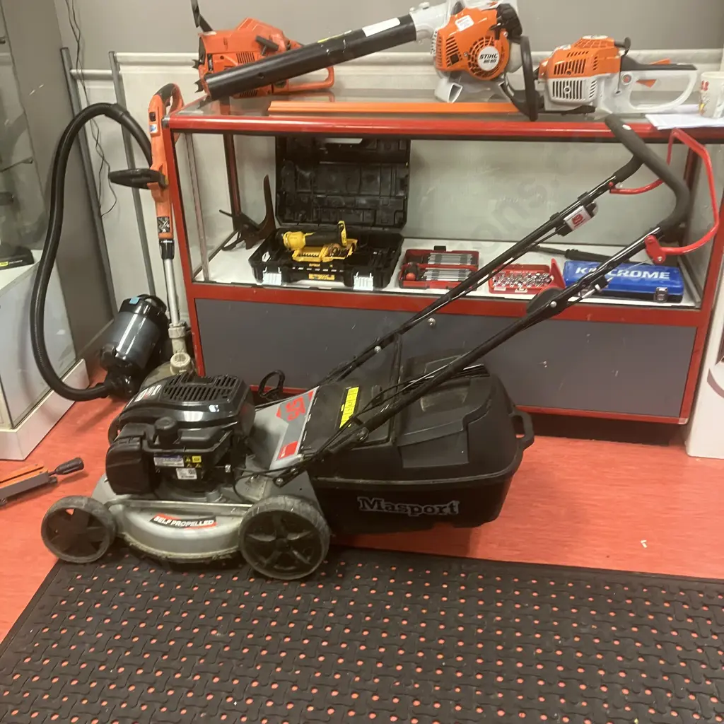 Masport 575 Series 18 2'n1 Electric Start Self Propelled Lawn Mower With Catcher & B&S Instart Battery & Charger Image 1++