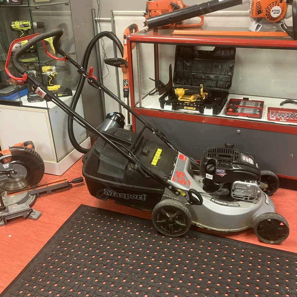 Masport 575 Series 18 2'n1 Electric Start Self Propelled Lawn Mower With Catcher & B&S Instart Battery & Charger Image 1++