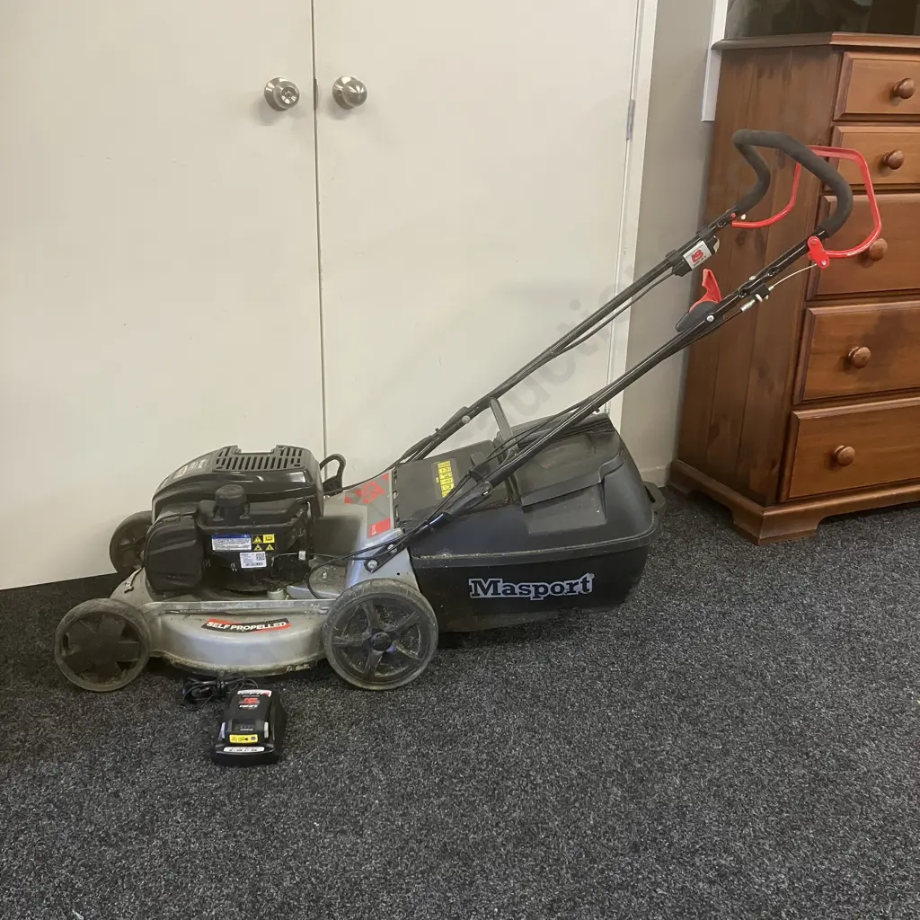 Masport 575 Series 18 2'n1 Electric Start Self Propelled Lawn Mower With Catcher & B&S Instart Battery & Charger Image 1++