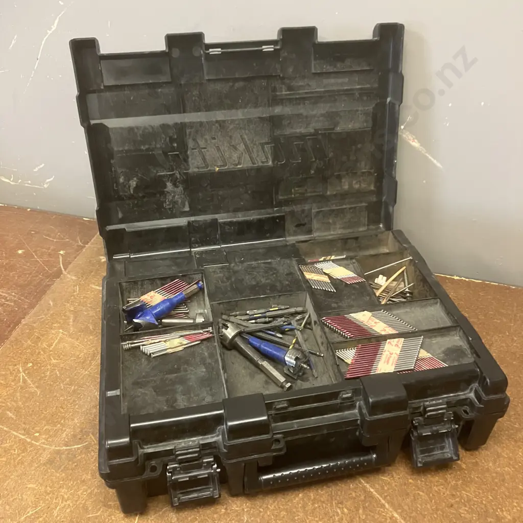 Makita Drill Set (Box Damaged) Image 1++