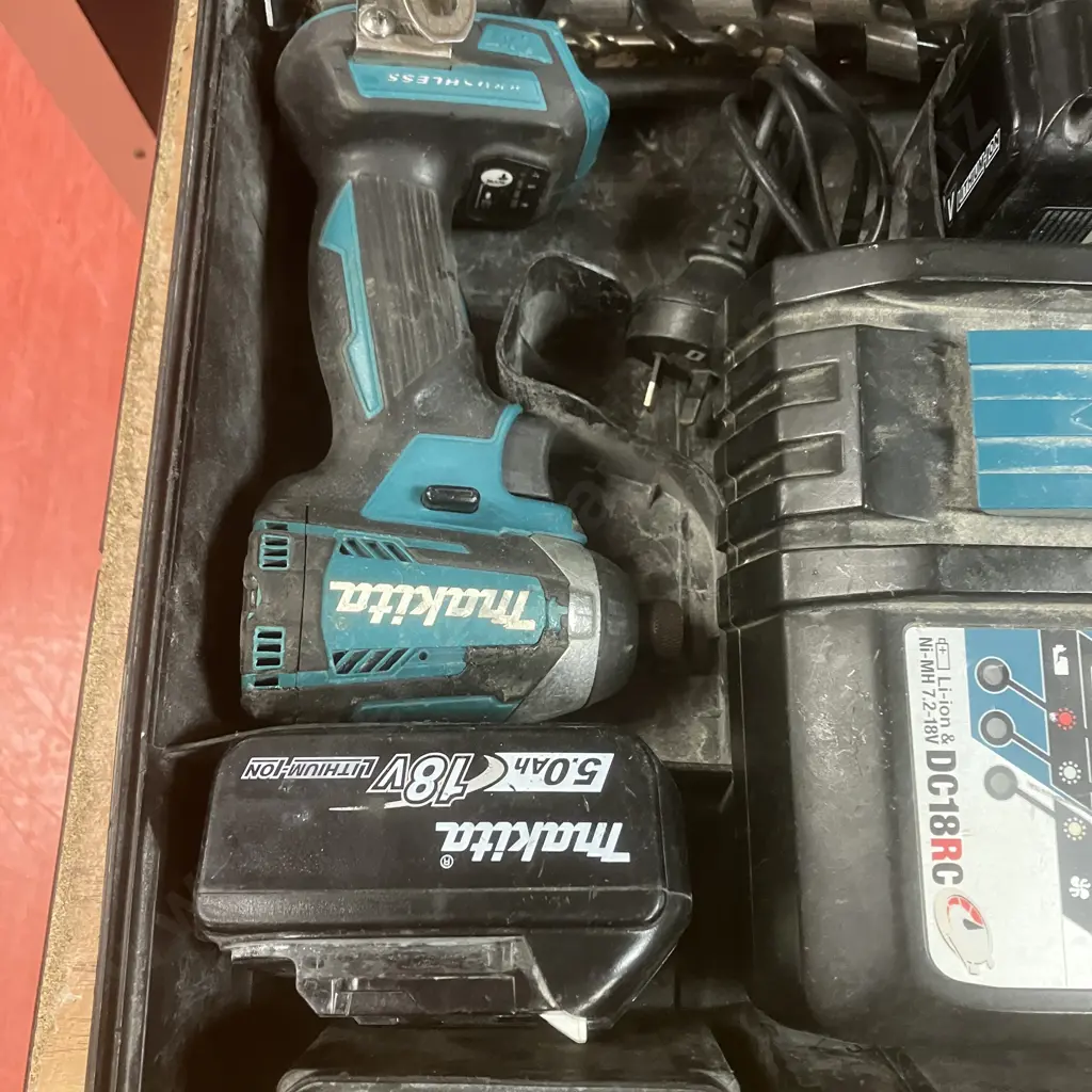 Makita Drill Set (Box Damaged) Image 1++