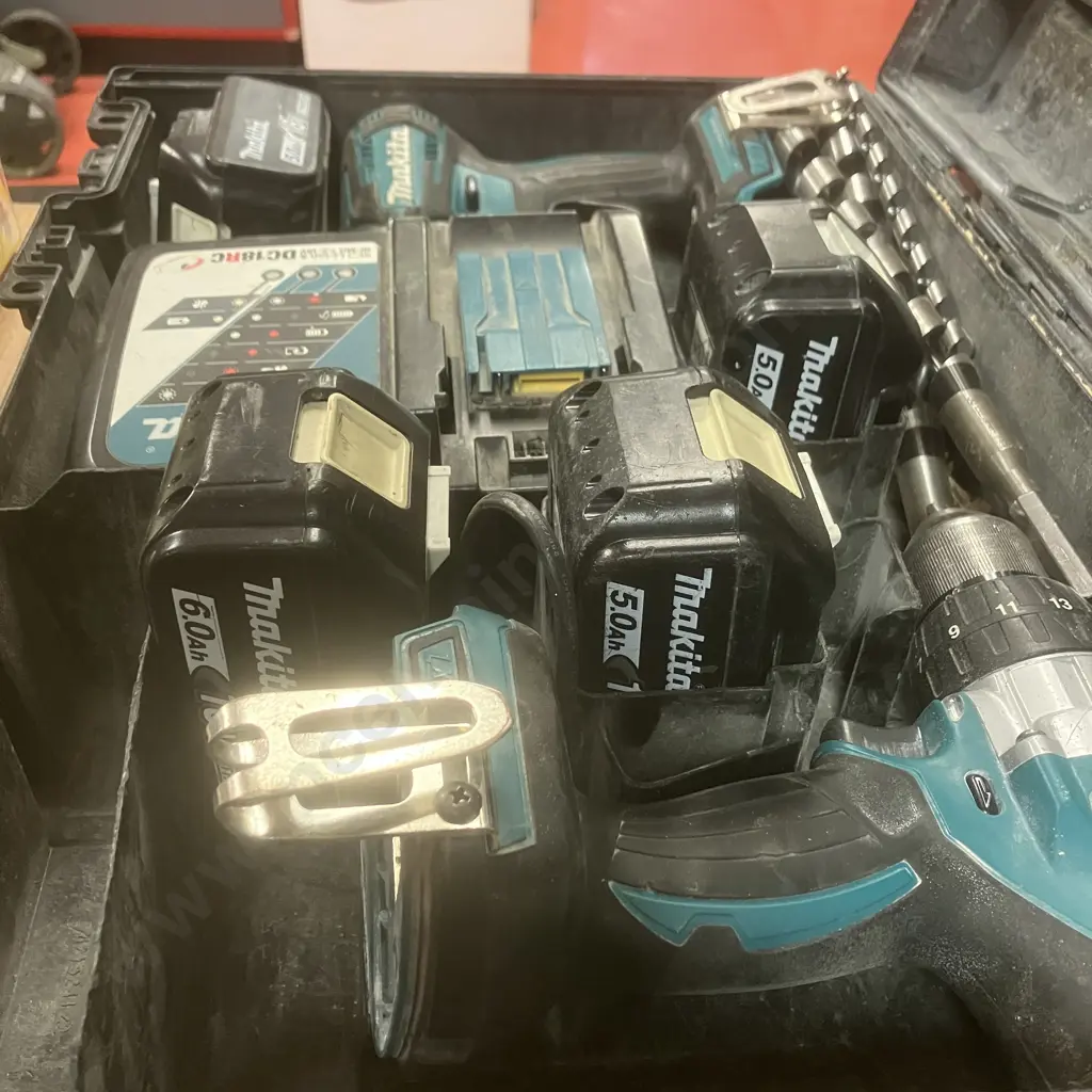 Makita Drill Set (Box Damaged) Image 1++