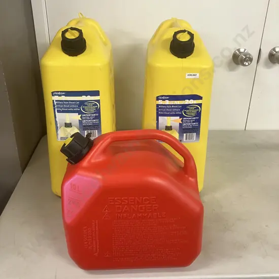 Pair of Scepter 20L Military Style Yellow Plastic Diesel Cans & 1 x Red Plastic 10L Fuel Can