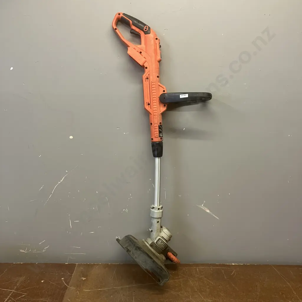 Black & Decker Weed Trimmer 18V Skin Only Image 1++