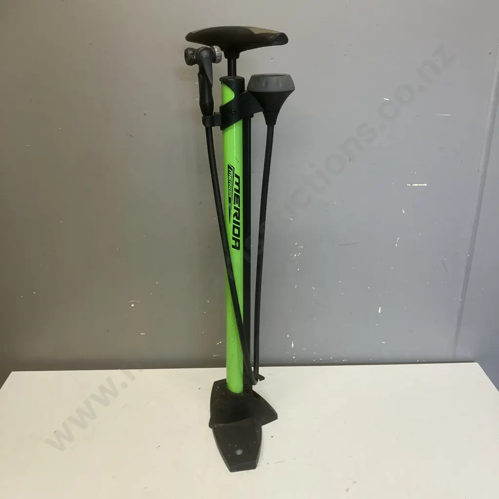 Merida Bike Pump Image 1++