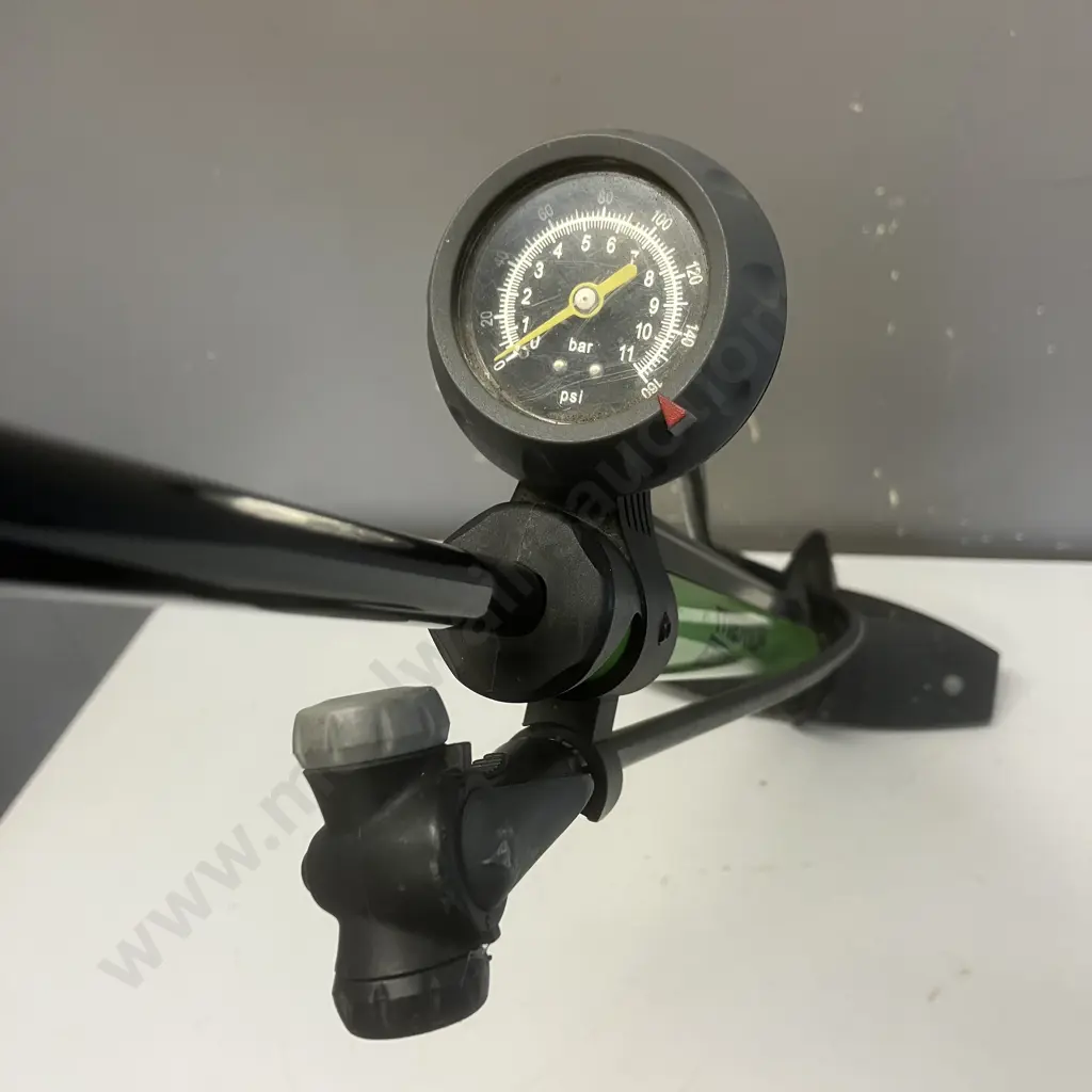 Merida Bike Pump Image 1++